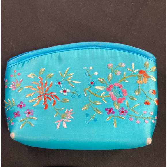 Small Turquoise makeup purse with flower embroidery. - Picture 2 of 7